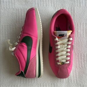 Nike Womens Cortez shoes Pinksicle 
size 6
